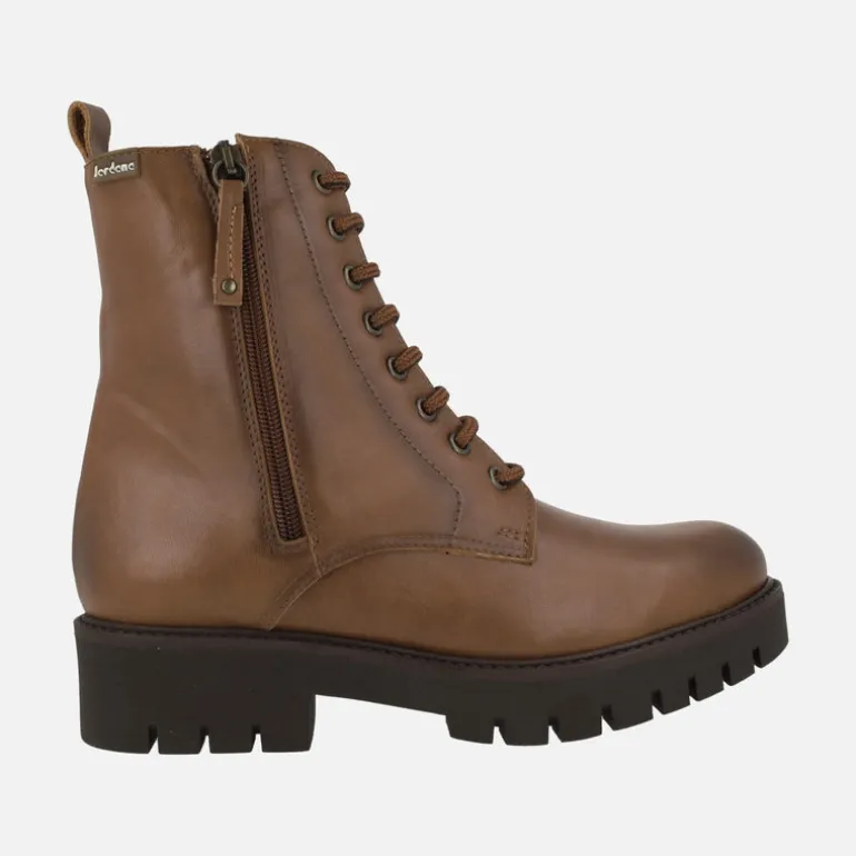 Botines de piel con cordones y cremallera con piso track