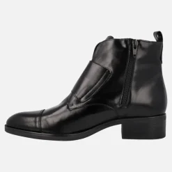 Botines de piel con hebillas y cremallera lateral