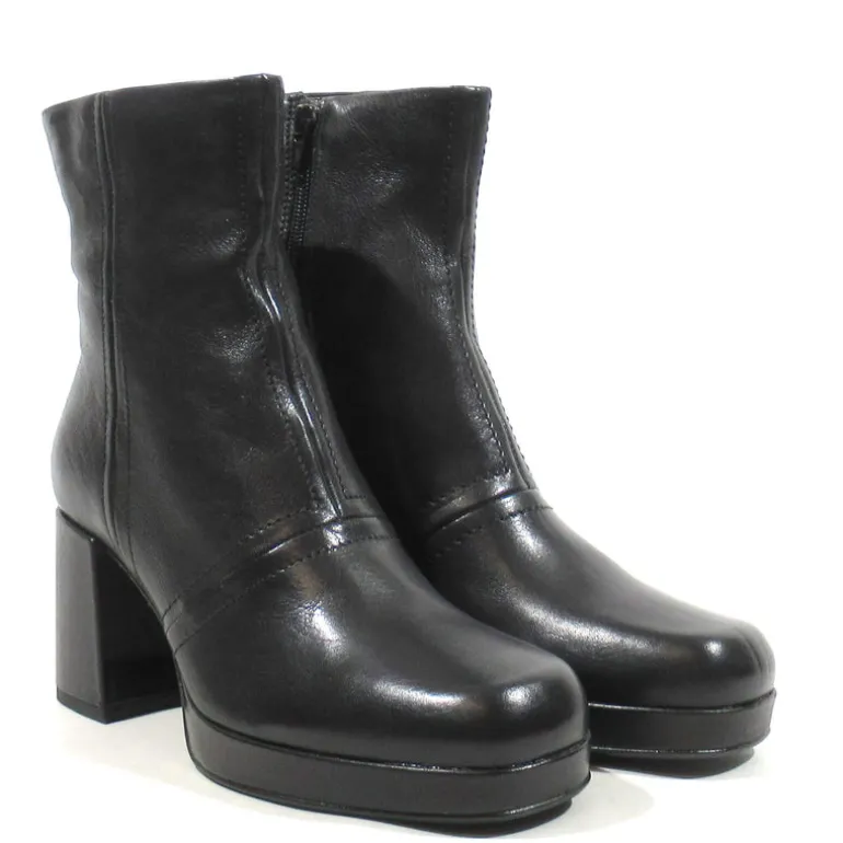 Botines de piel con plataforma y horma cuadrada