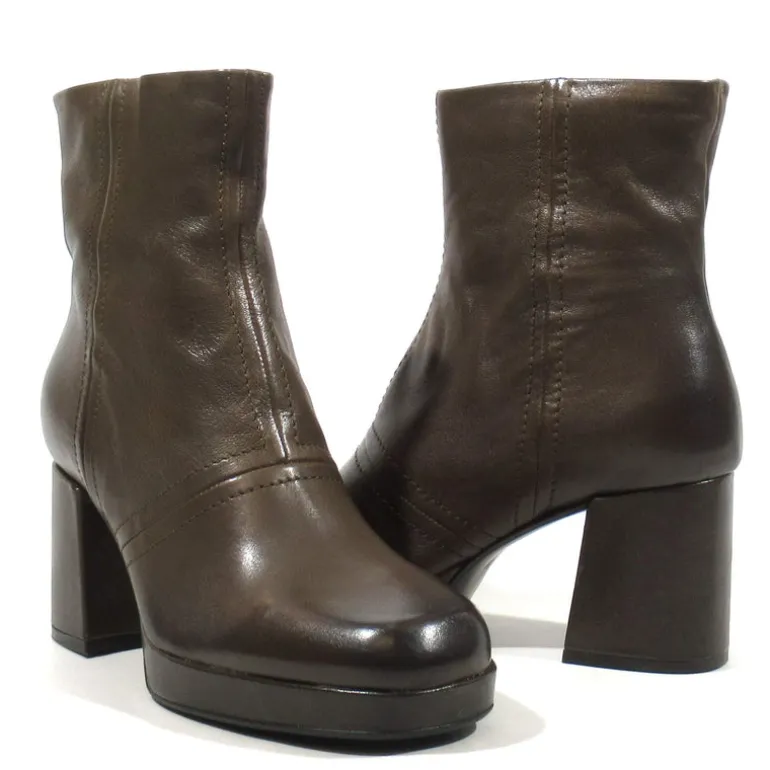 Botines de piel con plataforma y horma cuadrada