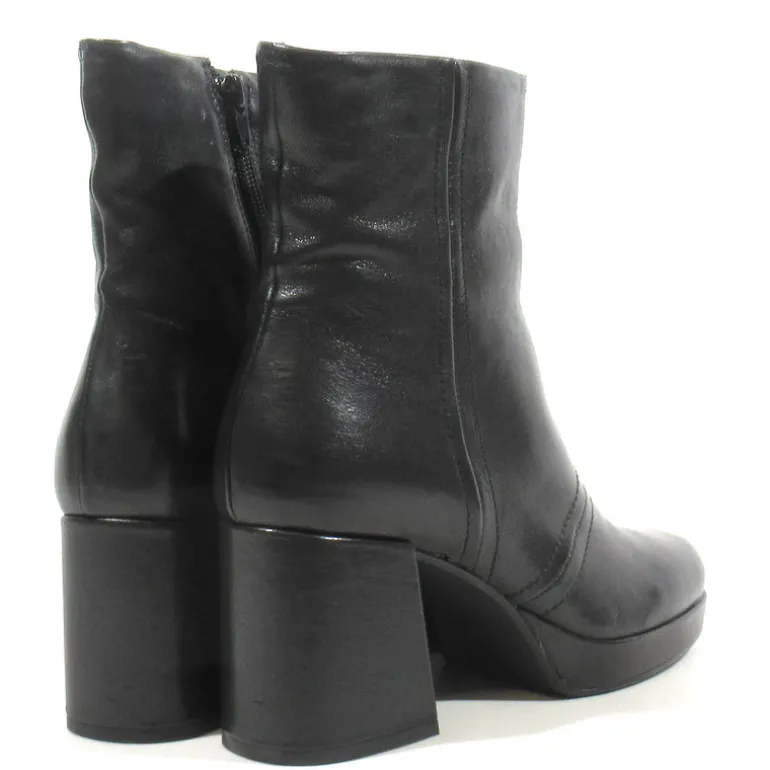 Botines de piel con plataforma y horma cuadrada