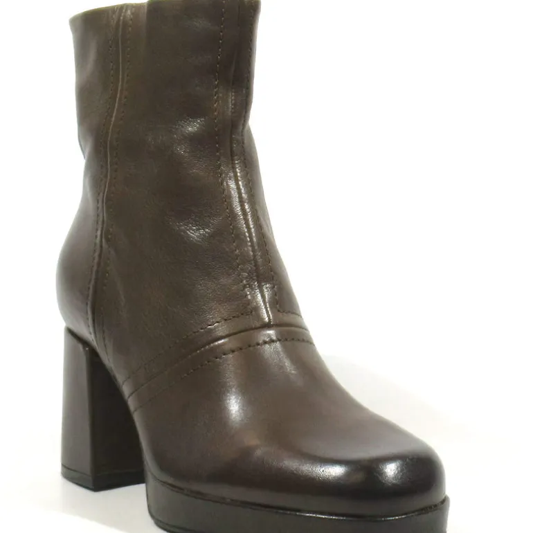Botines de piel con plataforma y horma cuadrada