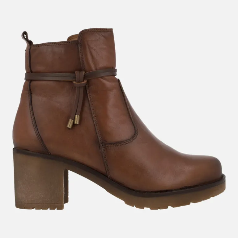 Botines de piel con tacón de goma y adorno de nudo