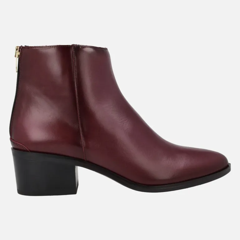 Botines de piel con tacón medio y cremallera trasera