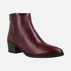 Botines de piel con tacón medio y cremallera trasera