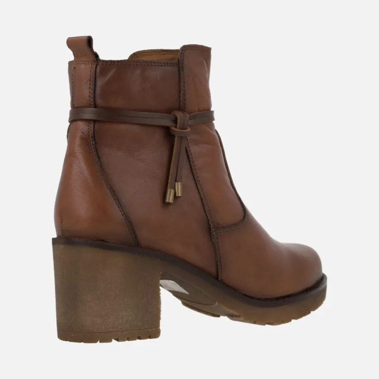 Botines de piel con tacón de goma y adorno de nudo