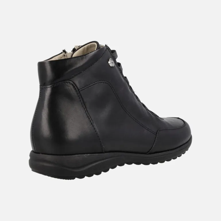 Botines de piel de estilo deportivo con cordones elásticos