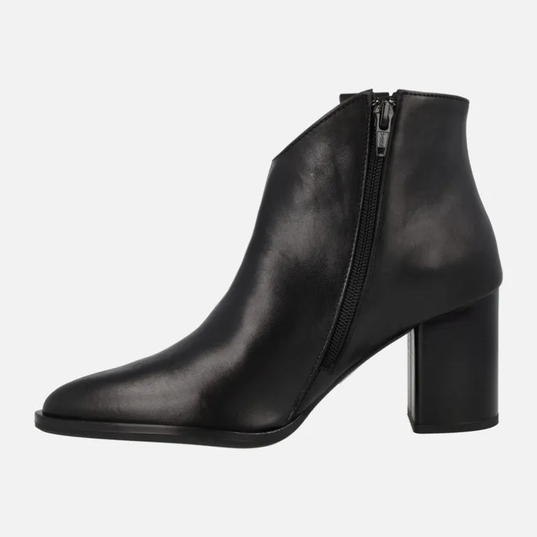 Botines de piel negra Guiomar para mujer con tacones de 8 cms