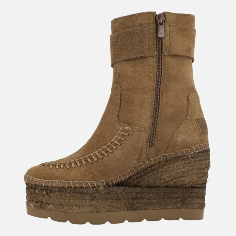 Botines de serraje con adorno de maxi hebilla y plataforma de yute