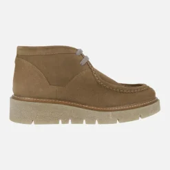 Botines de serraje con cordones estilo Wallabee
