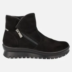 Botines de serraje con cremallera lateral y membrana impermeable