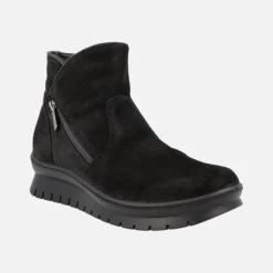 Botines de serraje con cremallera lateral y membrana impermeable