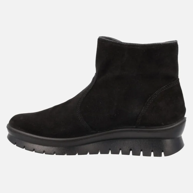 Botines de serraje con cremallera lateral y membrana impermeable