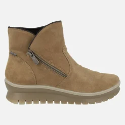 Botines de serraje con cremallera lateral y membrana impermeable