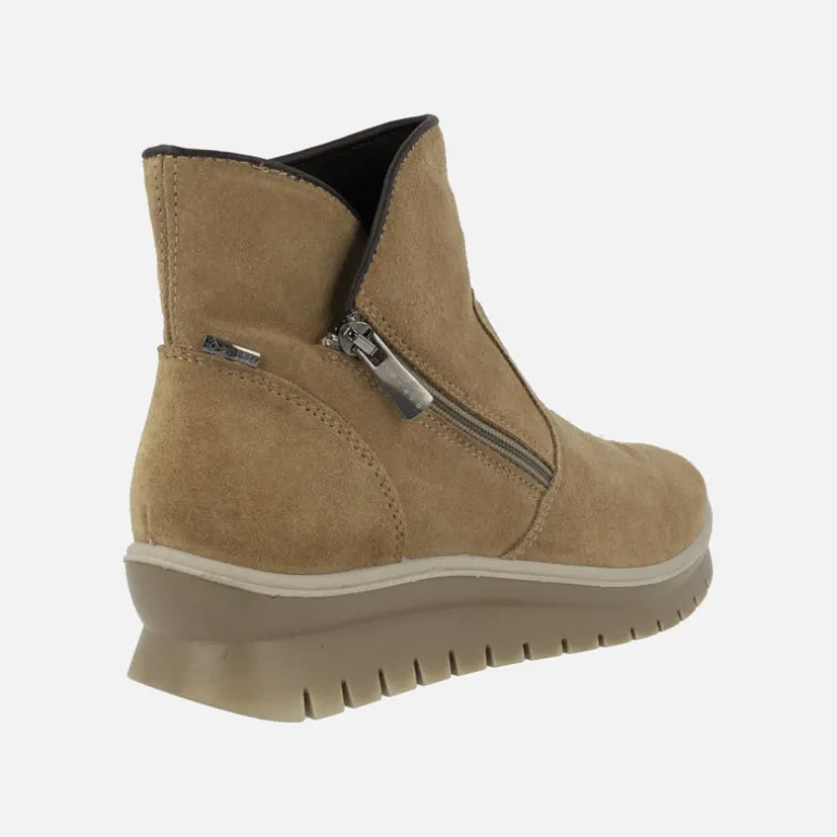 Botines de serraje con cremallera lateral y membrana impermeable