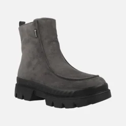 Botines de serraje gris con piso track y membrana Gore-tex