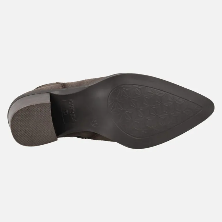 Botines de tacón alto y horma afilada en piel serraje