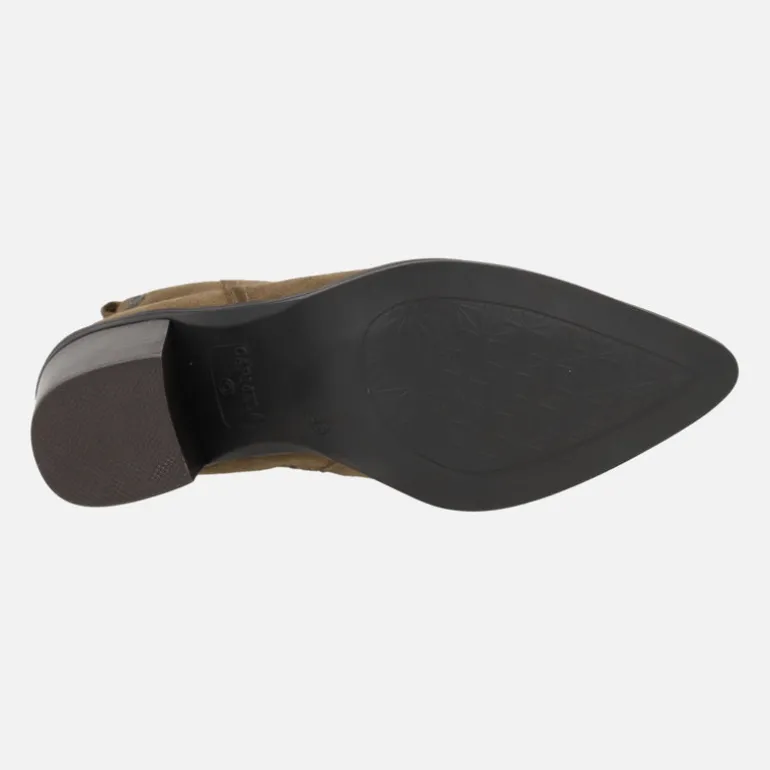 Botines de tacón alto y horma afilada en piel serraje