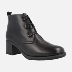 Botines de tacón con cierre de gomas elásticas y botones