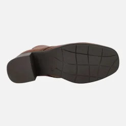Botines de tacón con cierre de gomas elásticas y botones