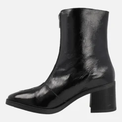 Botines de tacón en charol negro con cremallera frontal