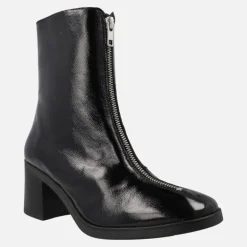 Botines de tacón en charol negro con cremallera frontal