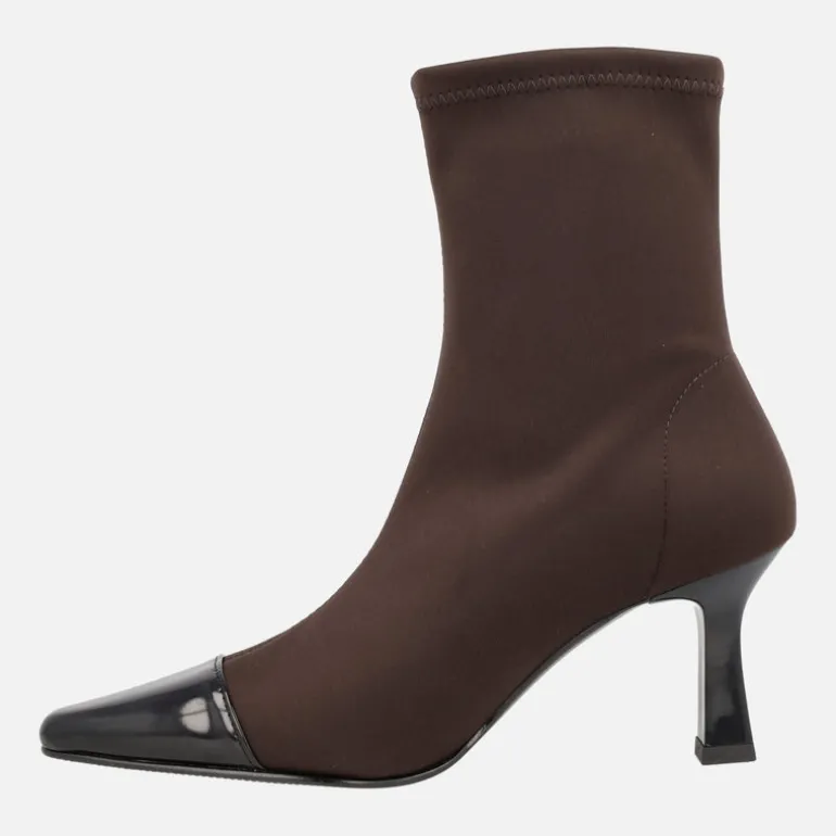 Botines de tacón fino con puntera afilada Off en tejido Water repellent