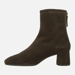 Botines de tacón medio en piel serraje Doha