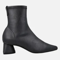 Botines elásticos con punta afilada y tacón geométrico
