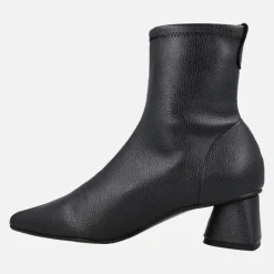 Botines elásticos con punta afilada y tacón geométrico