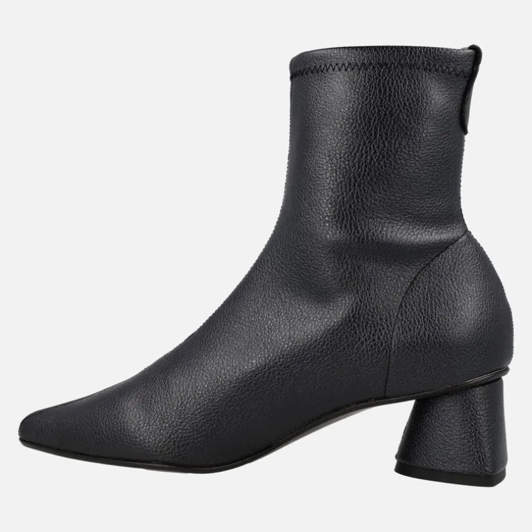 Botines elásticos con punta afilada y tacón geométrico