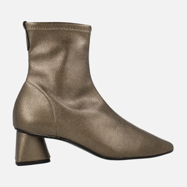 Botines elásticos con punta afilada y tacón geométrico