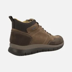 Botines marrones con cordones y membrana Gore-tex para hombre