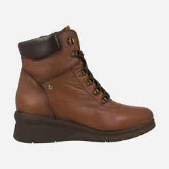 Botines marrones de piel con cordones y cremallera lateral