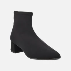 Botines negros de licra con tacón bajo