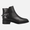 Botines negros de piel con adorno de cadena en el talón Couture
