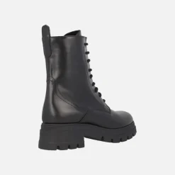 Botines negros de piel con cordones estilo militar con piso track