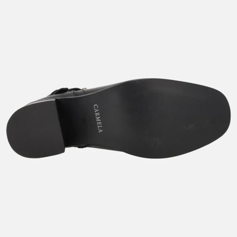 Botines negros de piel con adorno de hebilla y tacón medio