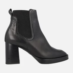 Botines negros de piel estilo chelsea con tacón alto