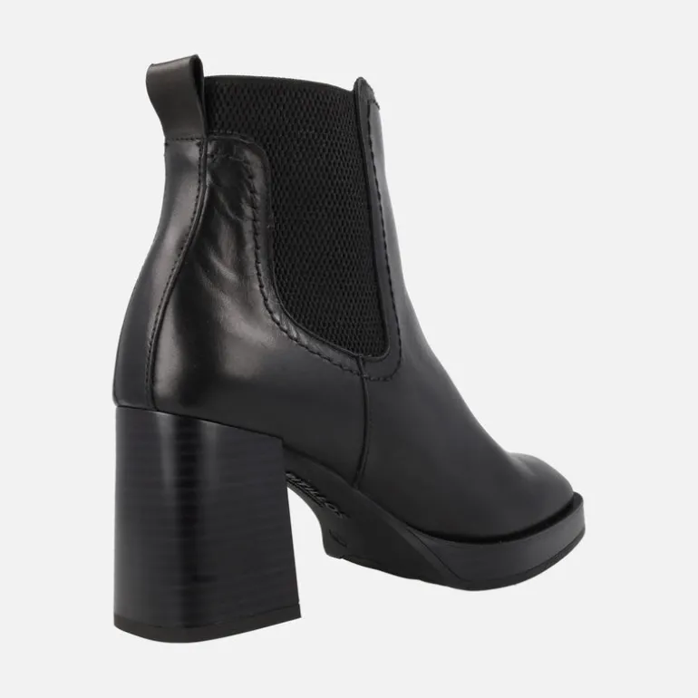 Botines negros de piel estilo chelsea con tacón alto