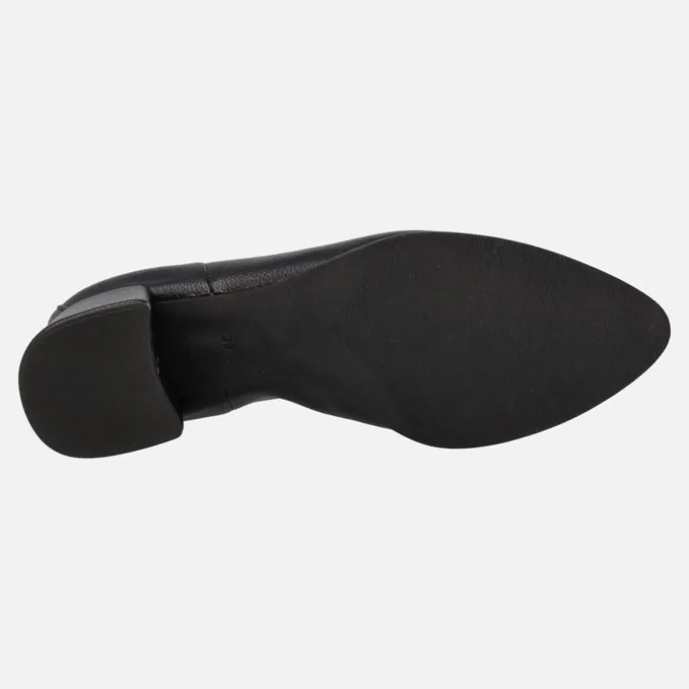 Botines negros elásticos textura piel con tacón bajo