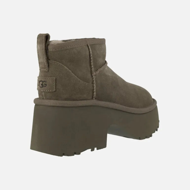 Botines UGG Classic Ultra Mini New heights con tacón