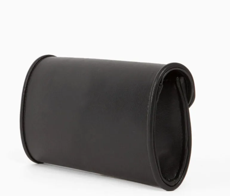 Cartera de mano con adorno de cadena 231396