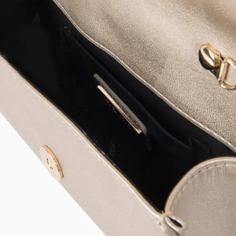 Cartera de mano con adorno de cadena 231396