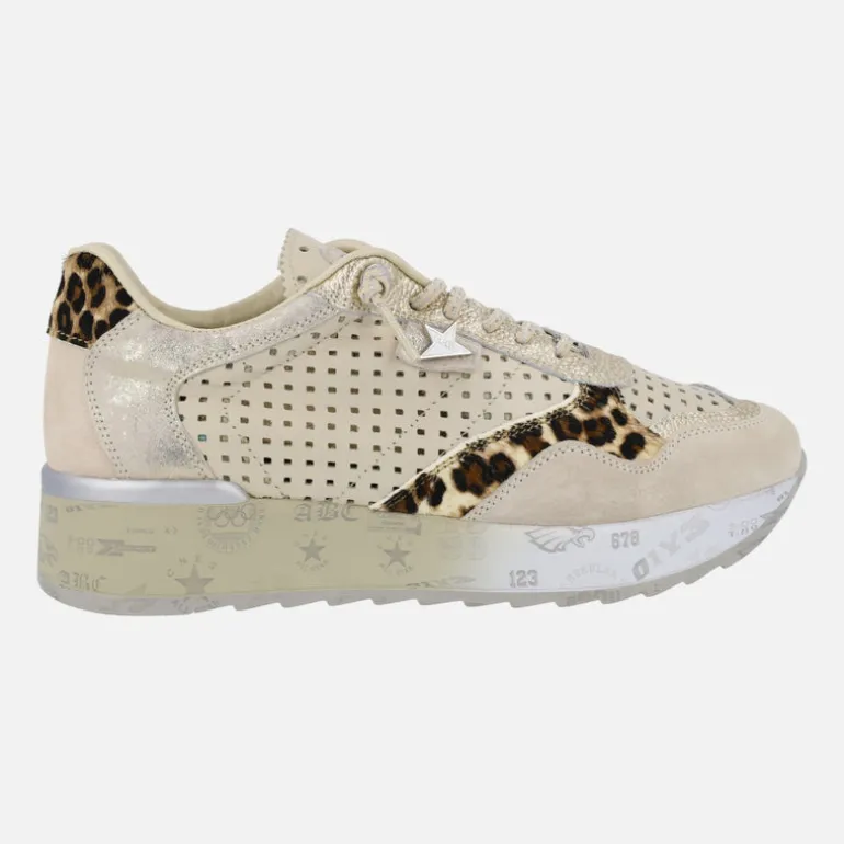 Deportivas de piel troqueladas con detalles en animal print
