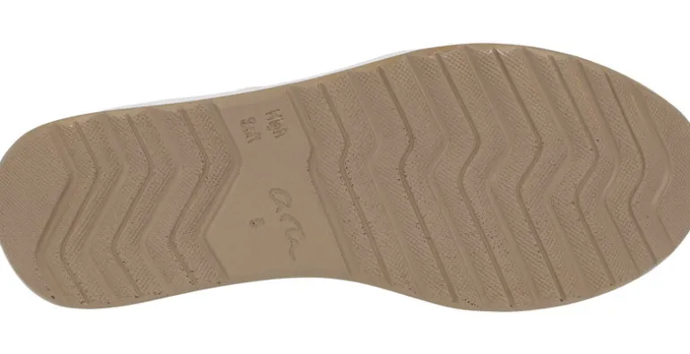 Deportivas en serraje beige con calados y cremallera lateral