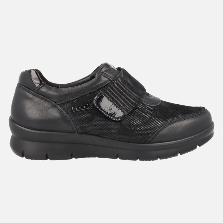 Deportivas multi material con cierre de velcro y membrana TEX