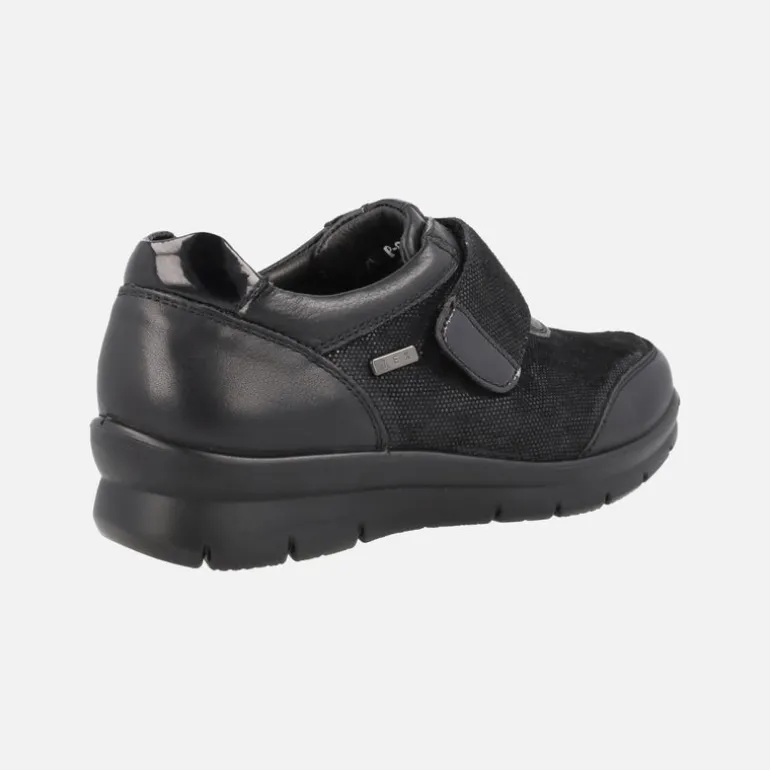 Deportivas multi material con cierre de velcro y membrana TEX