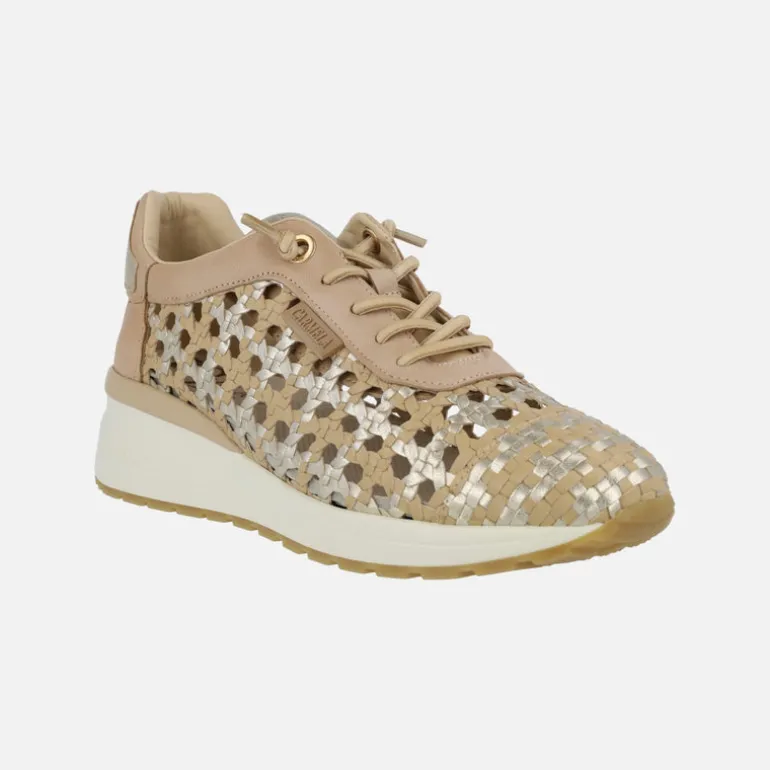 Deportivas trenzadas de piel en beige y oro con cordones elásticos