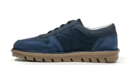 Deportivos azules combinados para hombre